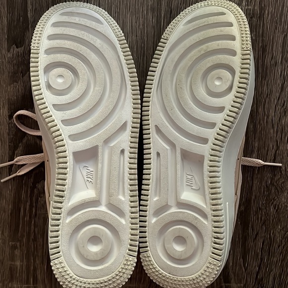 Nike Air Force 1 Sage Low, size 8 - Picture 5 of 7